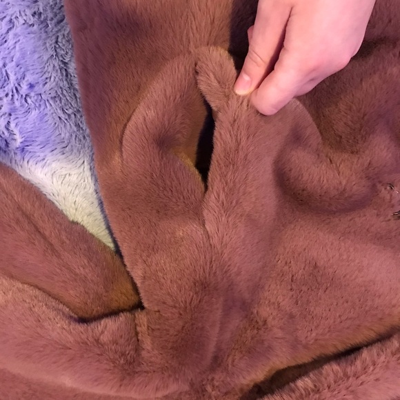 SOLD‼️BB Dakota fur jacket - Picture 3 of 4